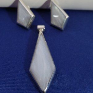 ABSTRACT EARRINGS & PENDANT SET MOTHER-OF-PEARL 925 SILVER STAMPED